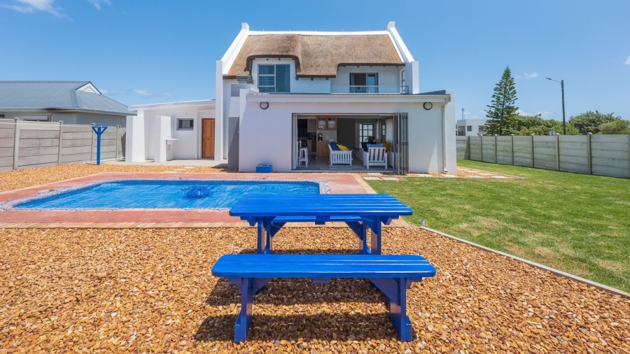 4 Bedroom Property for Sale in Struisbaai Western Cape